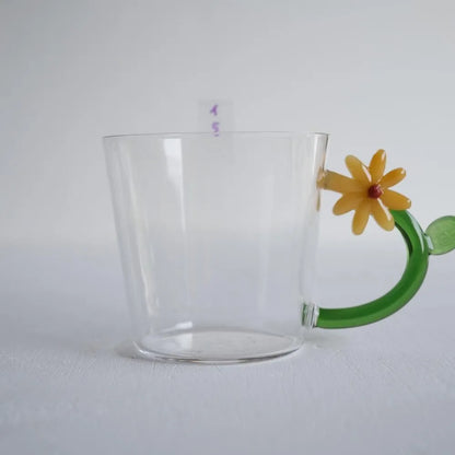 Glasses mug with flower motif