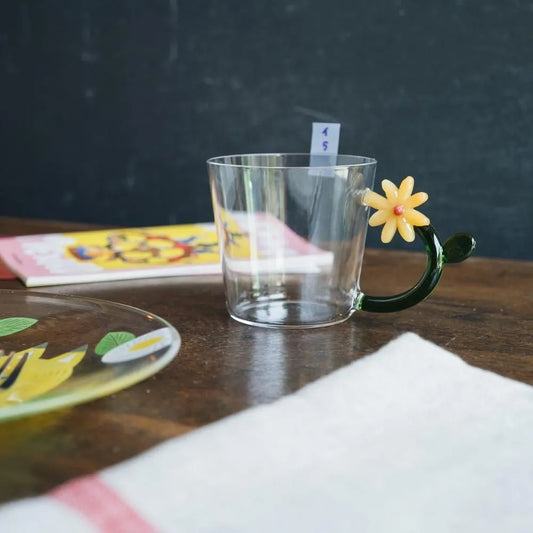 Glasses mug with flower motif